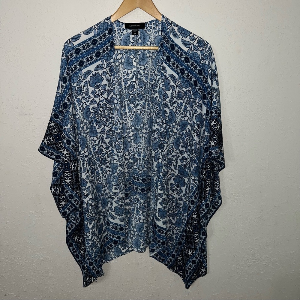 Karen Kane Blue and White floral print open front kimono cardigan Size 1X.